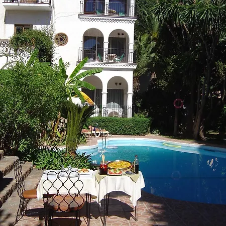 מלון Residencia Miami 2*